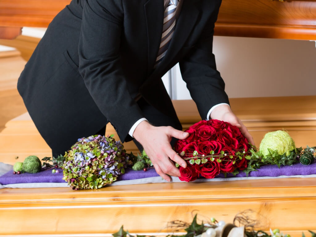 servicii funerare romania